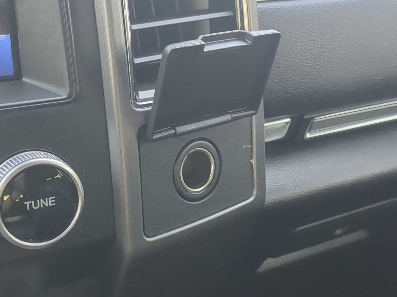 Thumbnail: 2021 Ford Expedition - 32