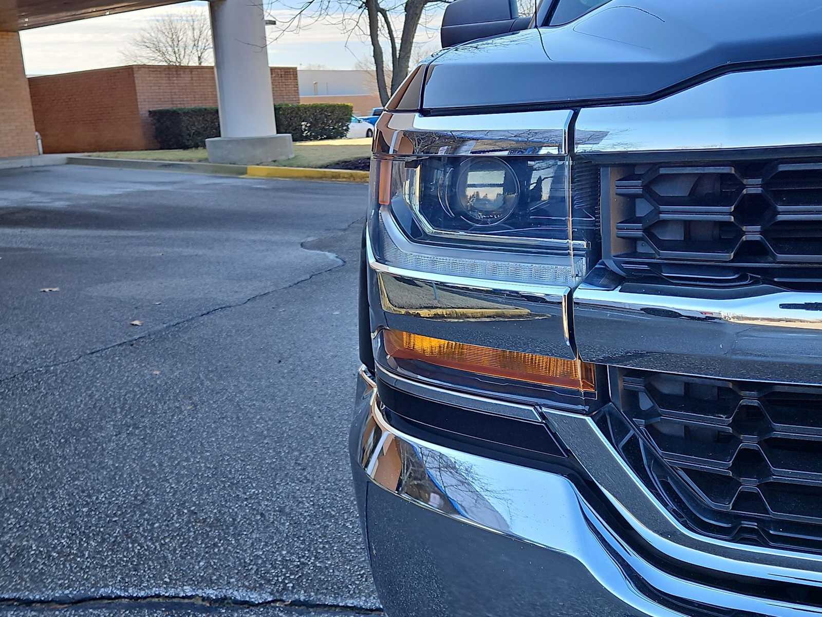 Thumbnail: 2017 Chevrolet Silverado 1500 - 11