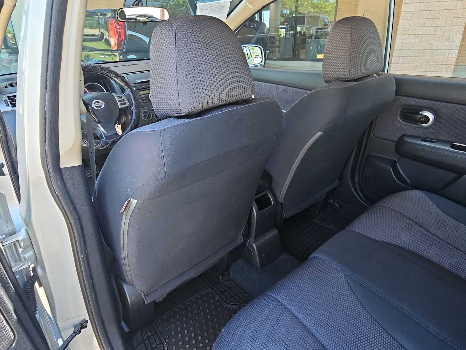 Thumbnail: 2008 Nissan Versa - 18