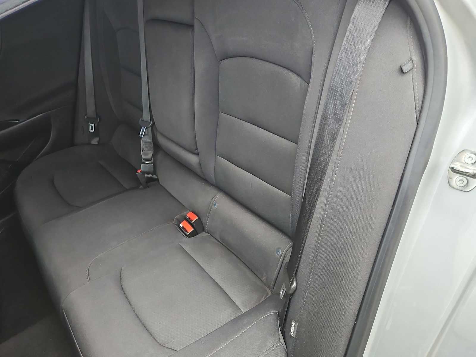 Thumbnail: 2017 Chevrolet Malibu - 19