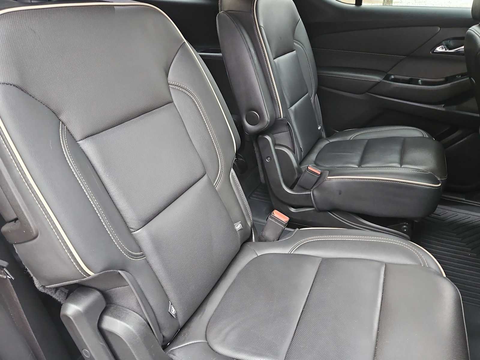 Thumbnail: 2023 Chevrolet Traverse - 22