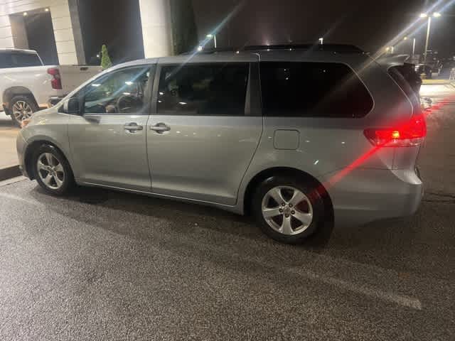 Thumbnail: 2014 Toyota Sienna - 2