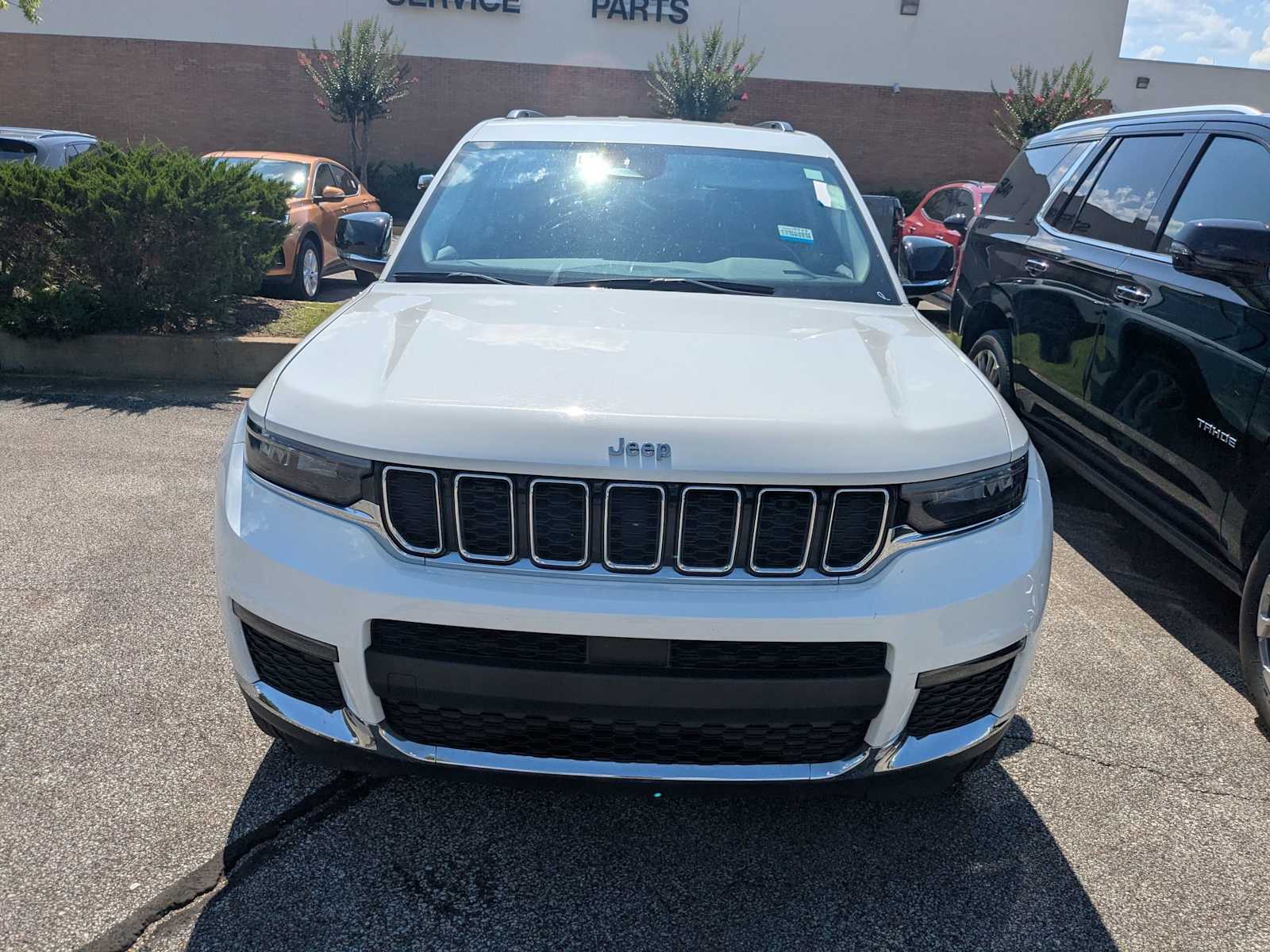 Thumbnail: 2023 Jeep Grand Cherokee L - 2