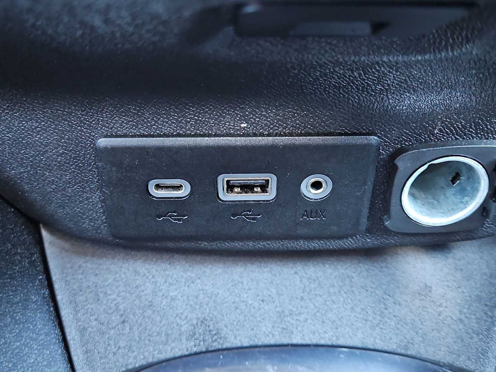 Thumbnail: 2023 Chevrolet Malibu - 31