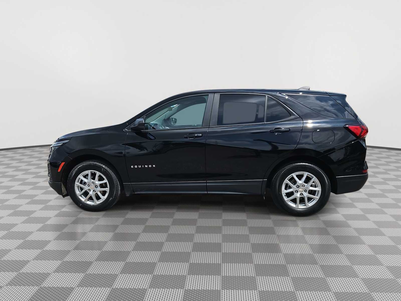 Thumbnail: 2023 Chevrolet Equinox - 5
