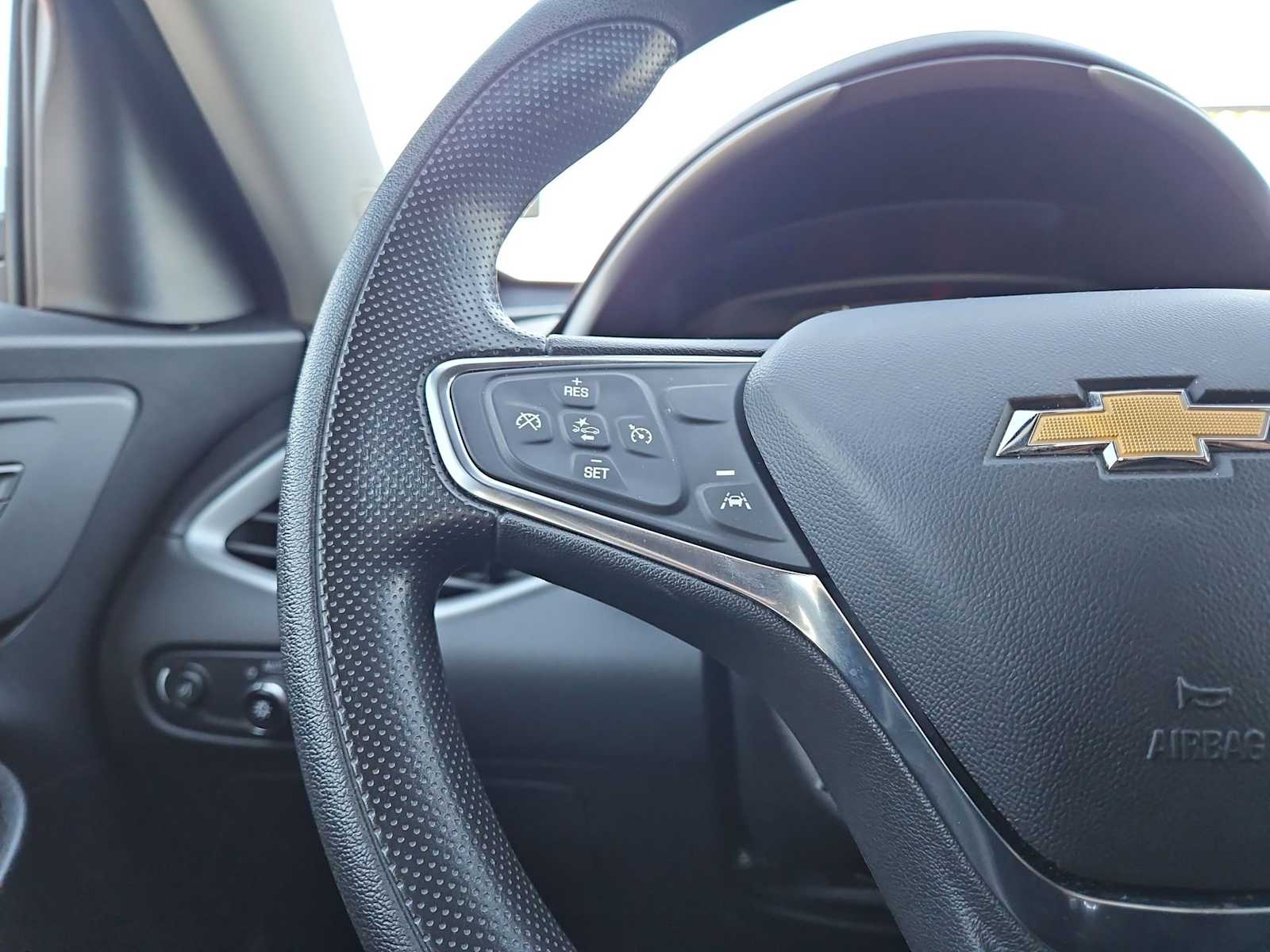 Thumbnail: 2023 Chevrolet Malibu - 23