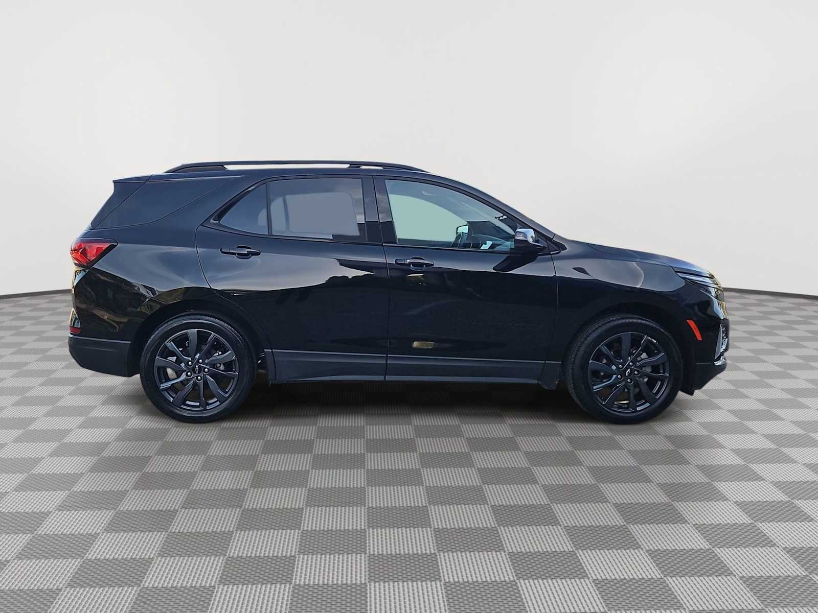 Thumbnail: 2023 Chevrolet Equinox - 9