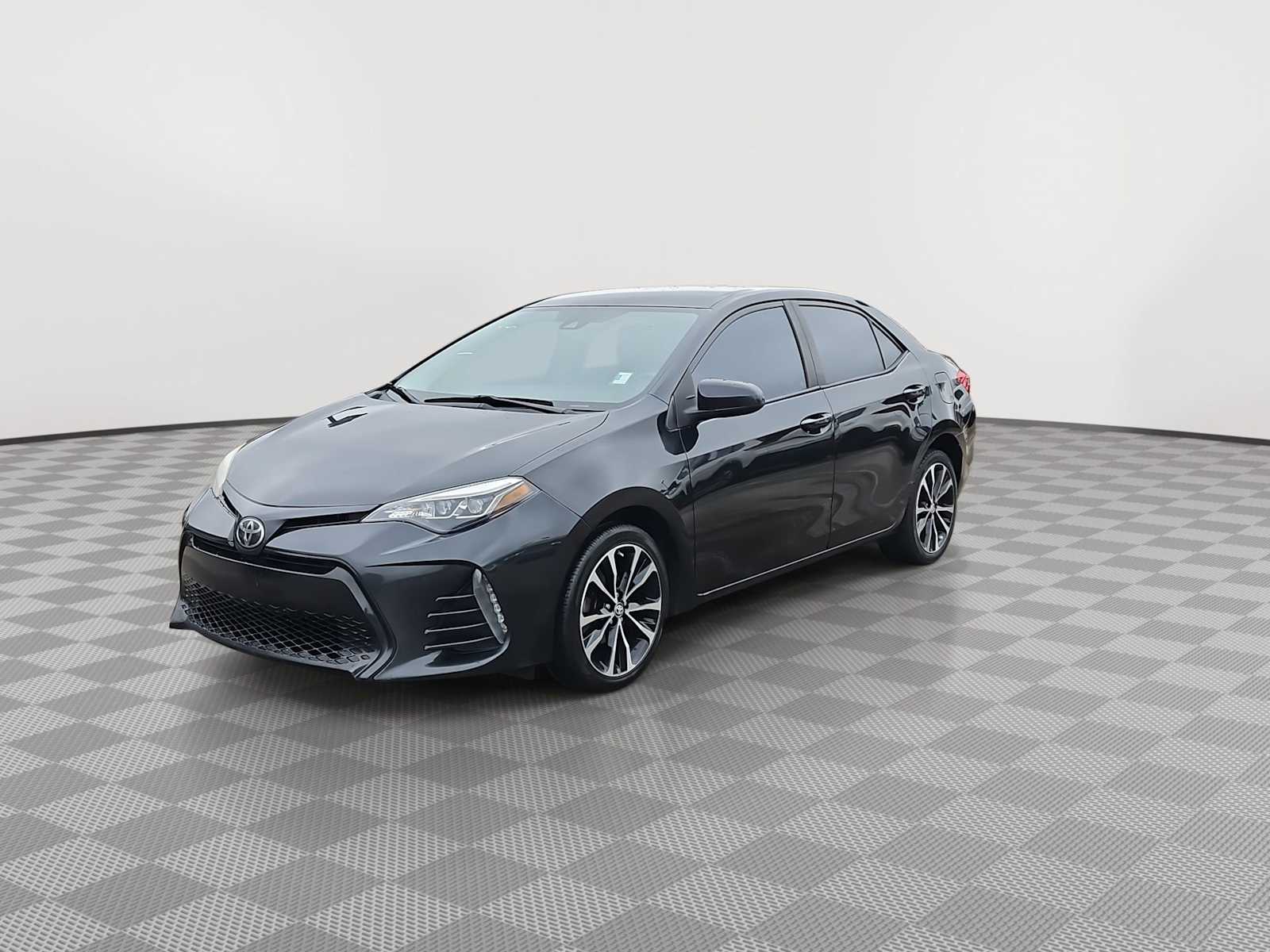 Thumbnail: 2018 Toyota Corolla - 4