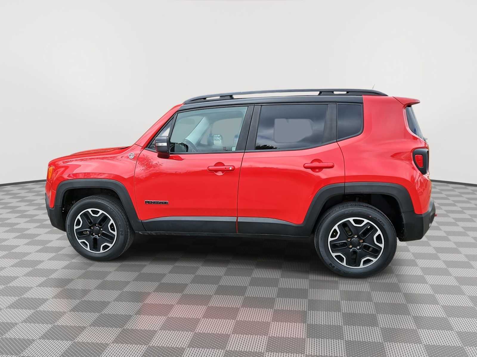Thumbnail: 2015 Jeep Renegade - 5