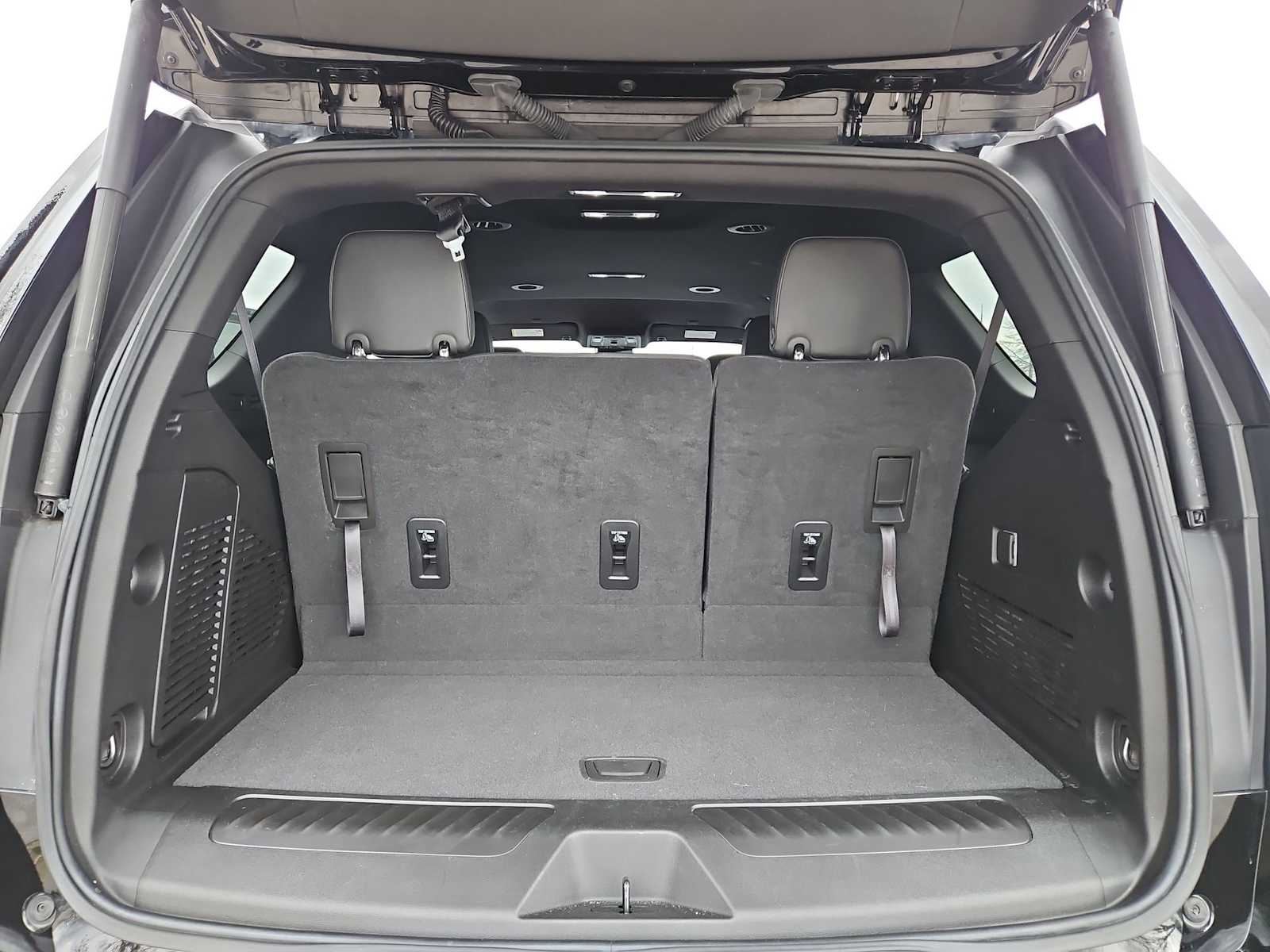 Thumbnail: 2024 Chevrolet Tahoe - 33