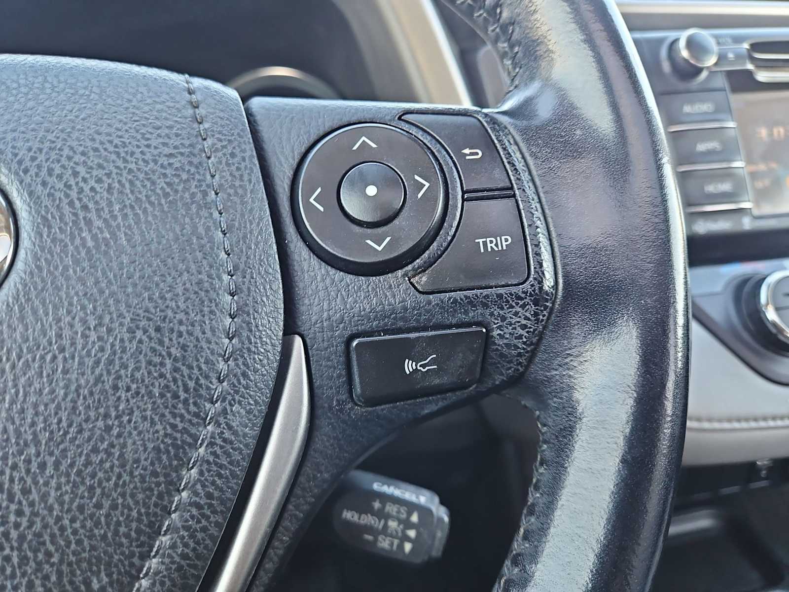 Thumbnail: 2017 Toyota RAV4 - 25