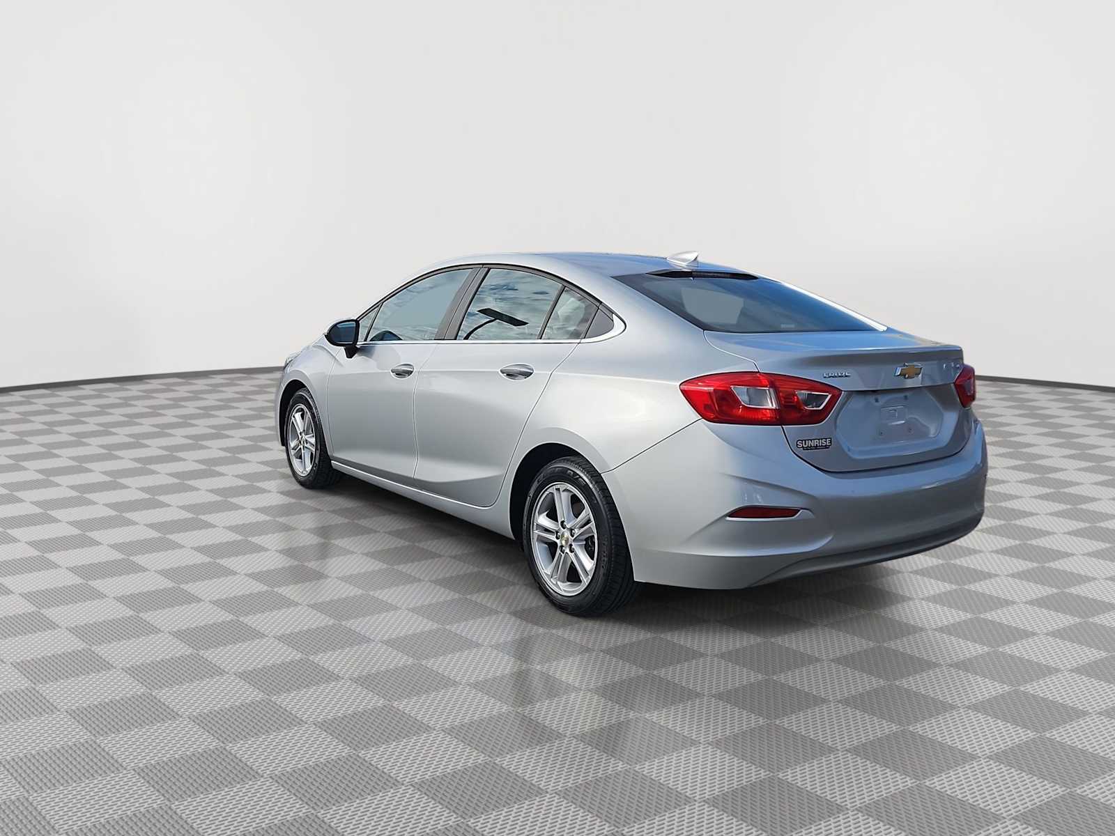 Thumbnail: 2017 Chevrolet Cruze - 6