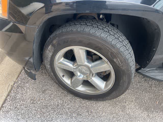 Thumbnail: 2013 Chevrolet Tahoe - 8