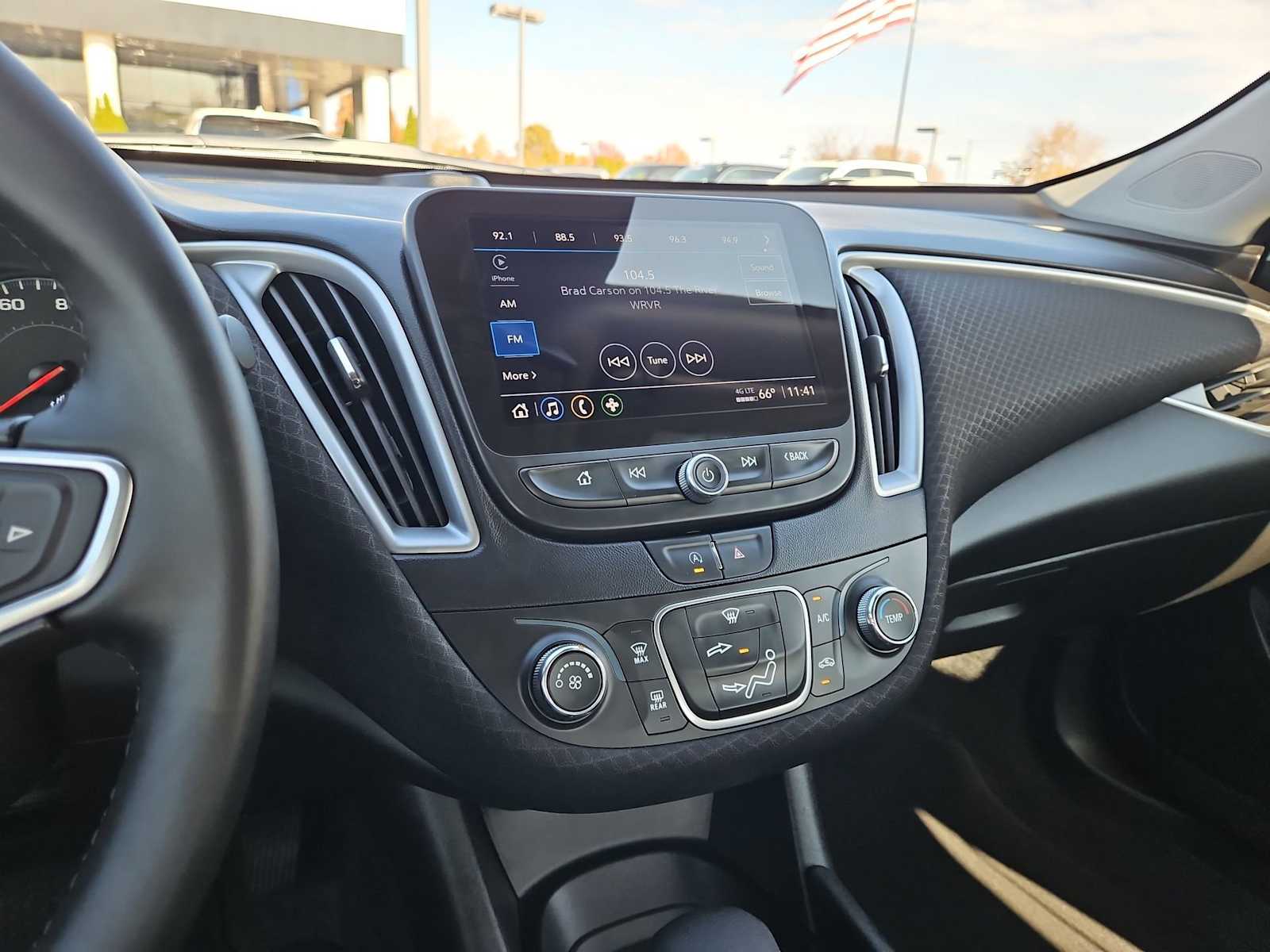 Thumbnail: 2024 Chevrolet Malibu - 28