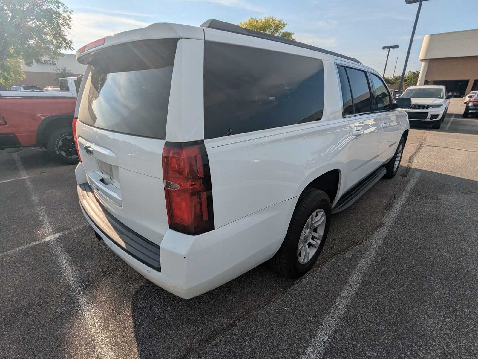 Thumbnail: 2018 Chevrolet Suburban - 4