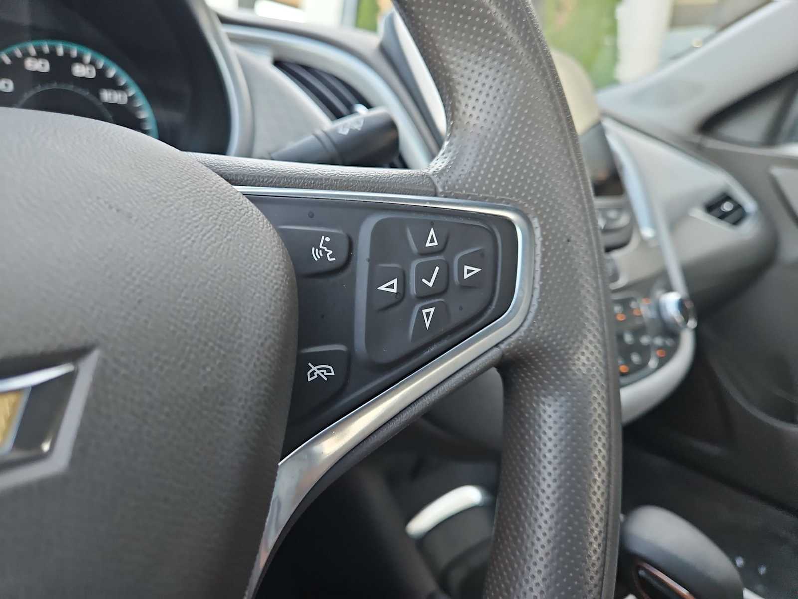 Thumbnail: 2022 Chevrolet Malibu - 24