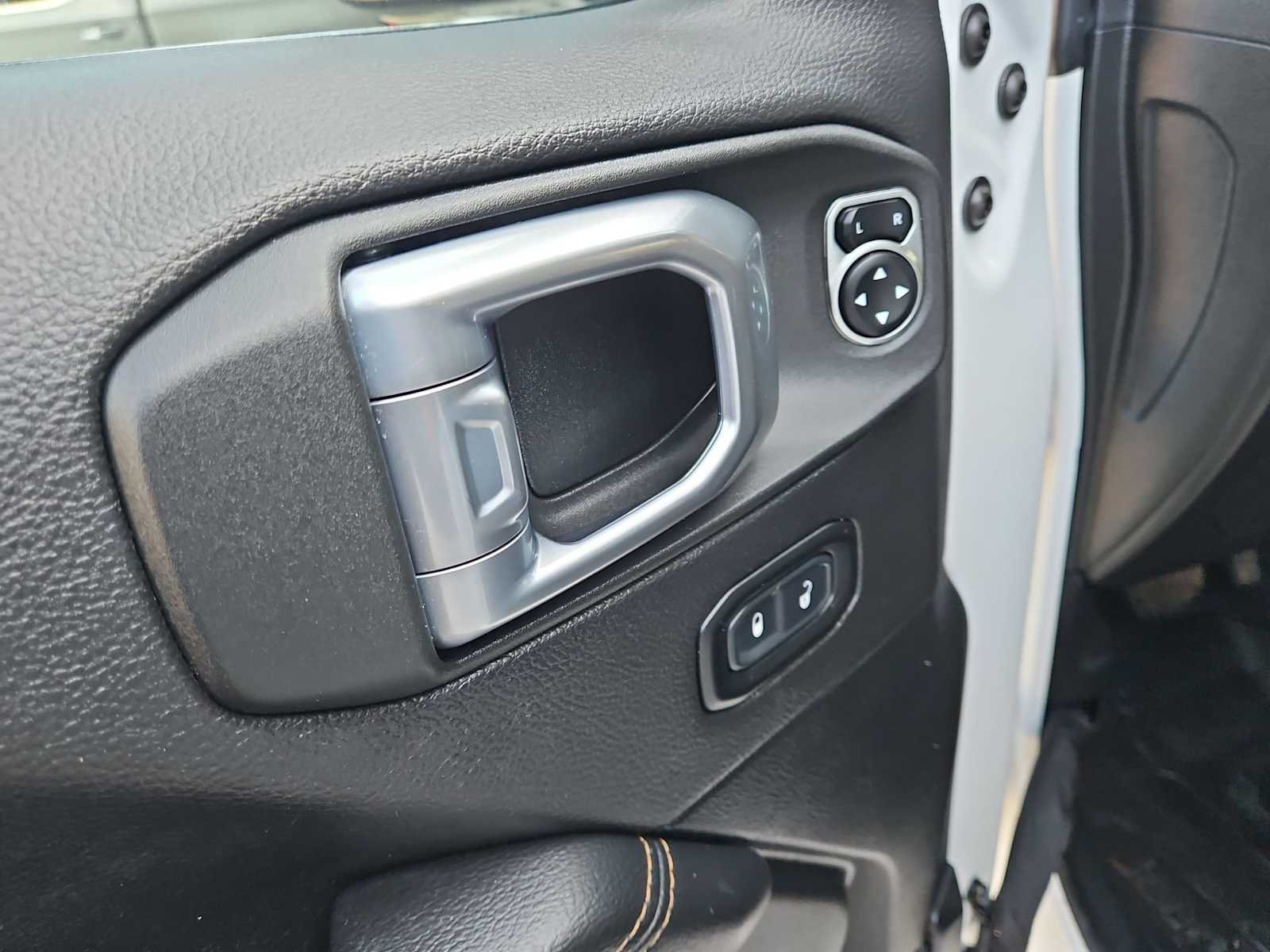 Thumbnail: 2021 Jeep Wrangler - 18