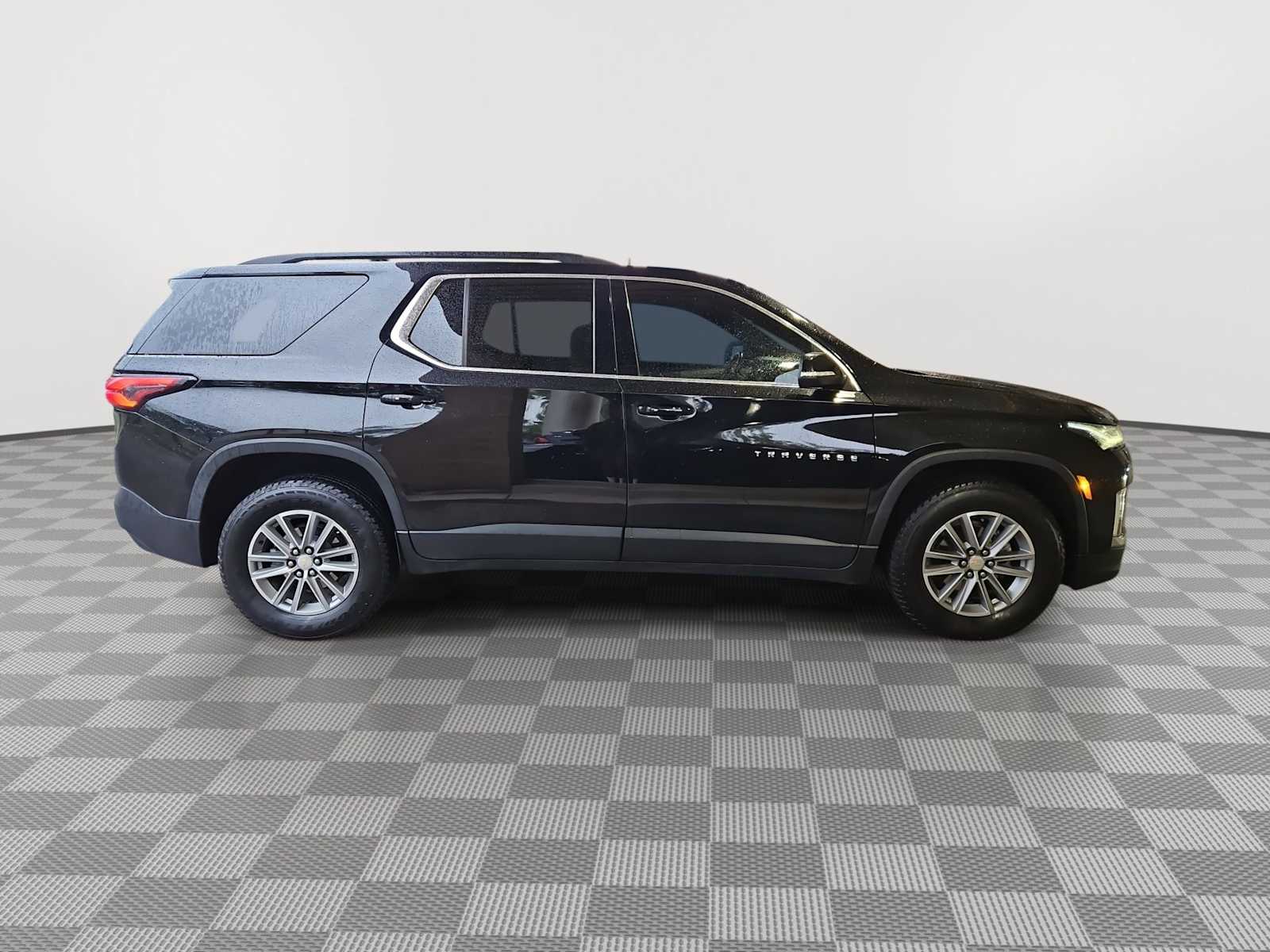 Thumbnail: 2022 Chevrolet Traverse - 9