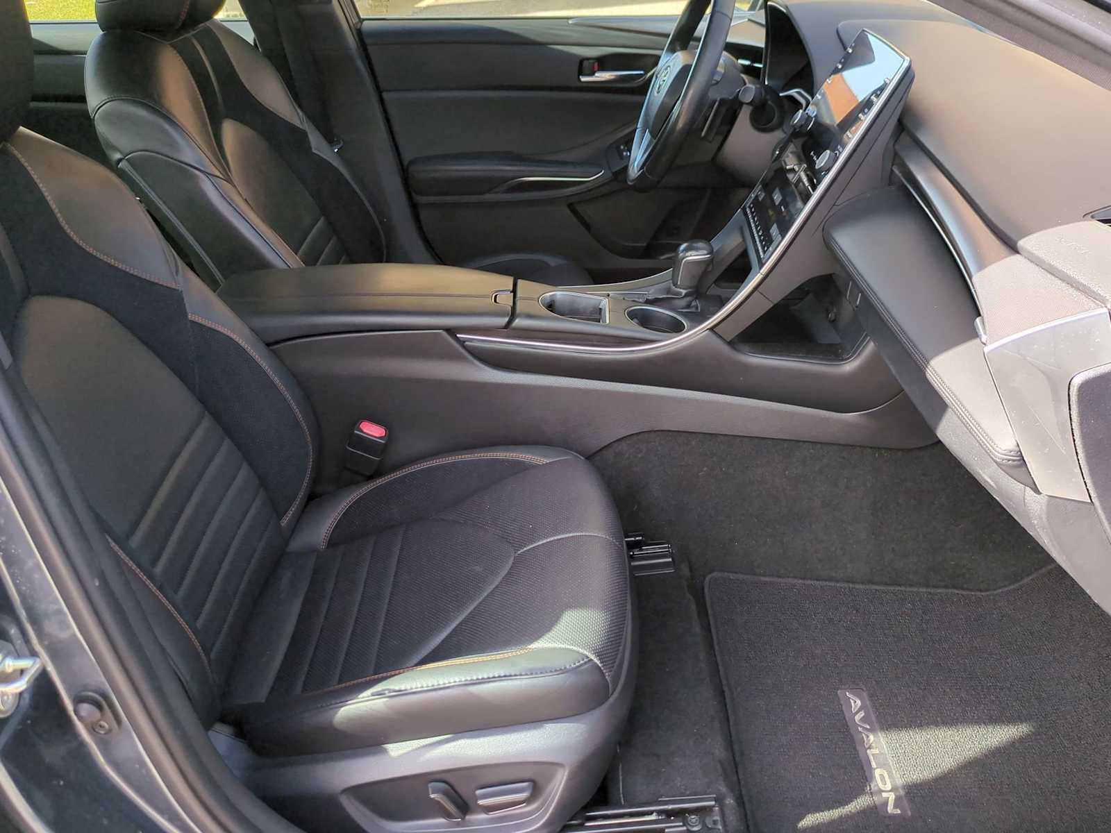 Thumbnail: 2020 Toyota Avalon - 22