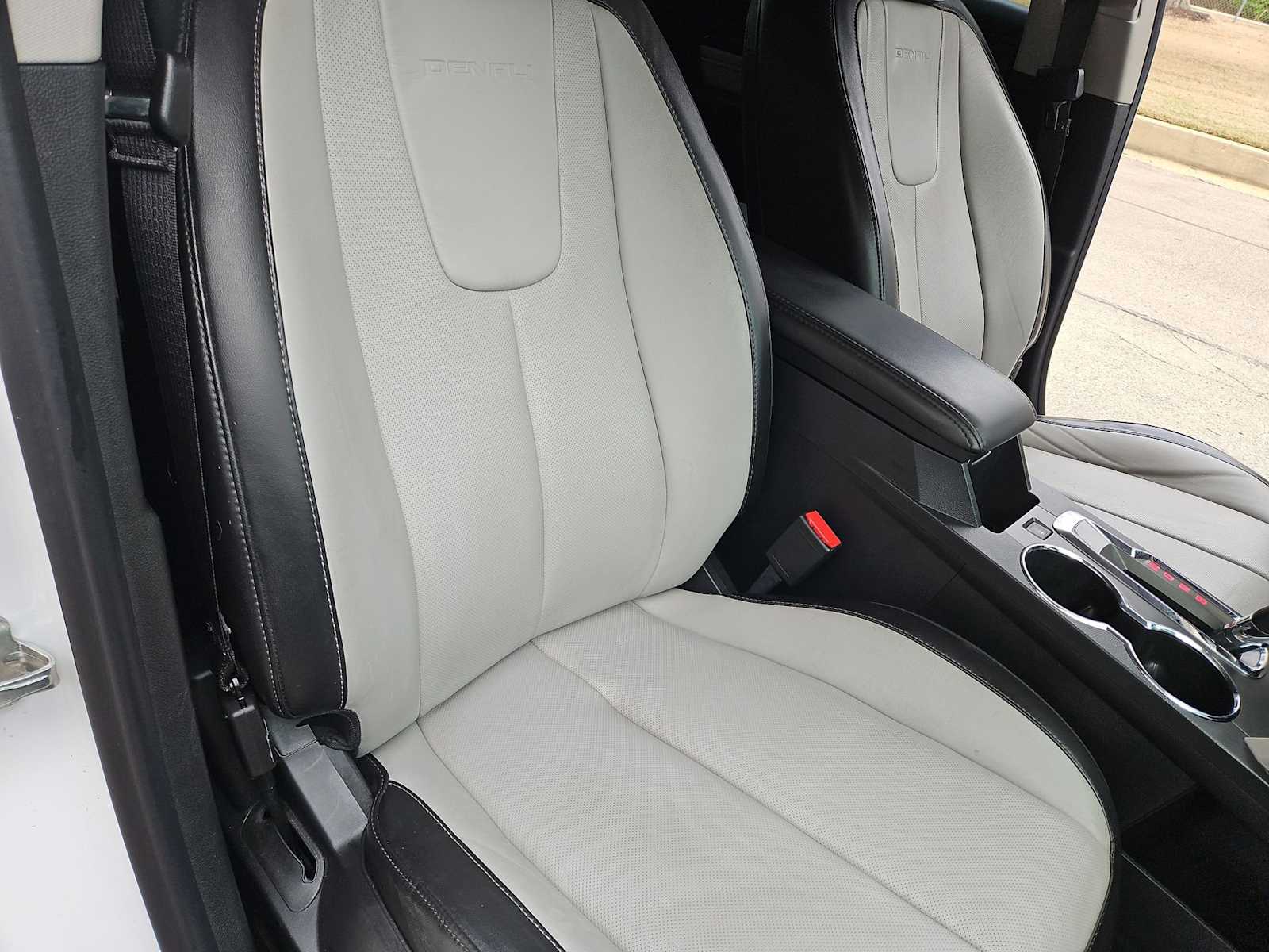 Thumbnail: 2017 GMC Terrain - 22