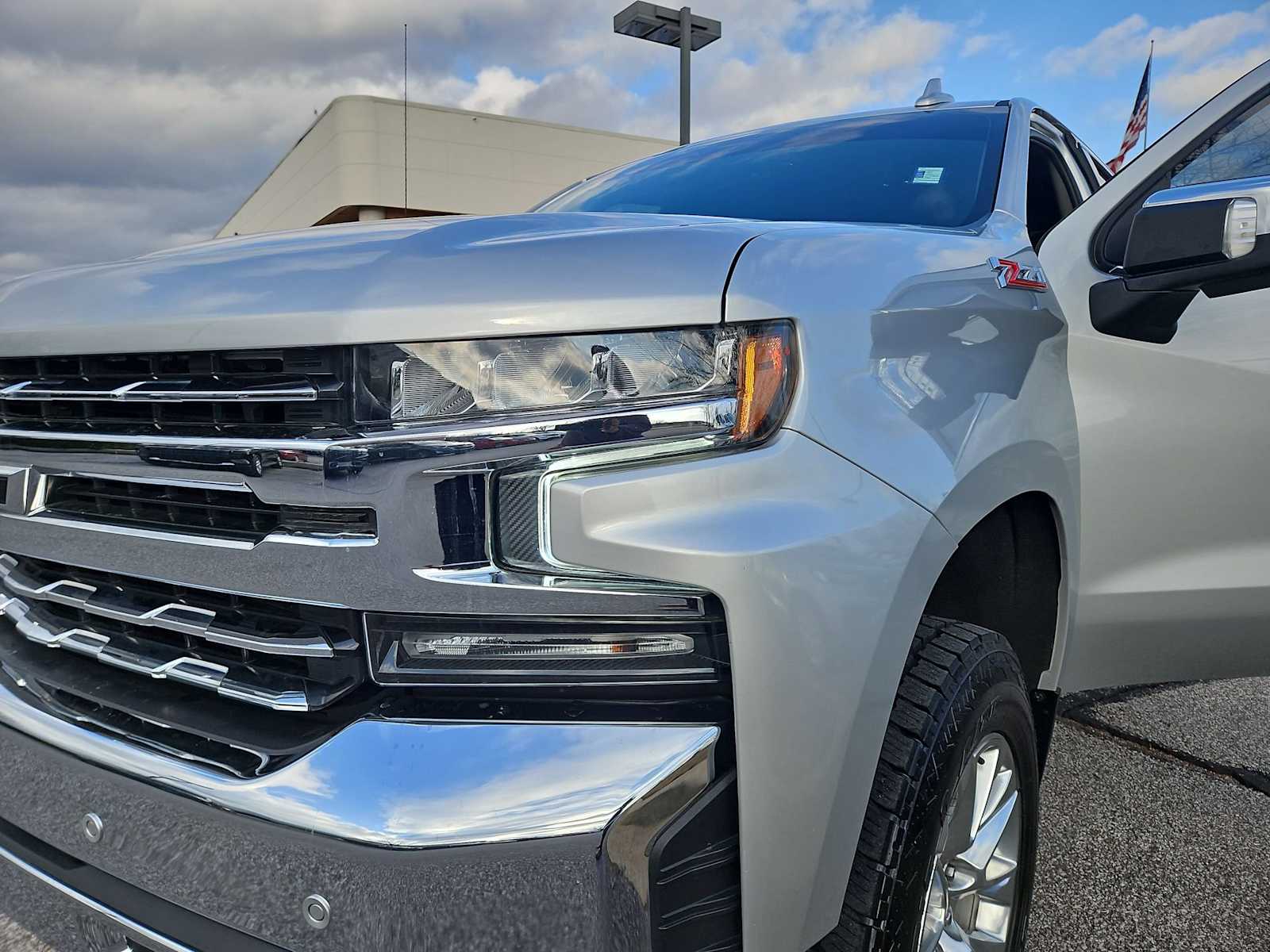 Thumbnail: 2021 Chevrolet Silverado 1500 - 11
