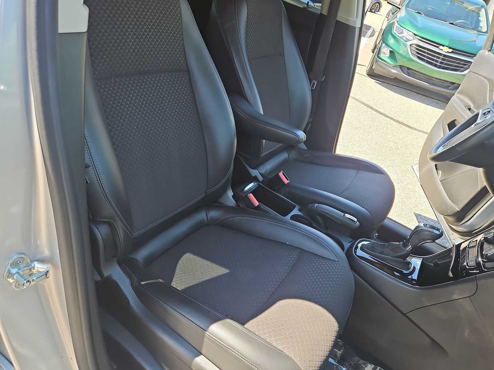 Thumbnail: 2018 Buick Encore - 21