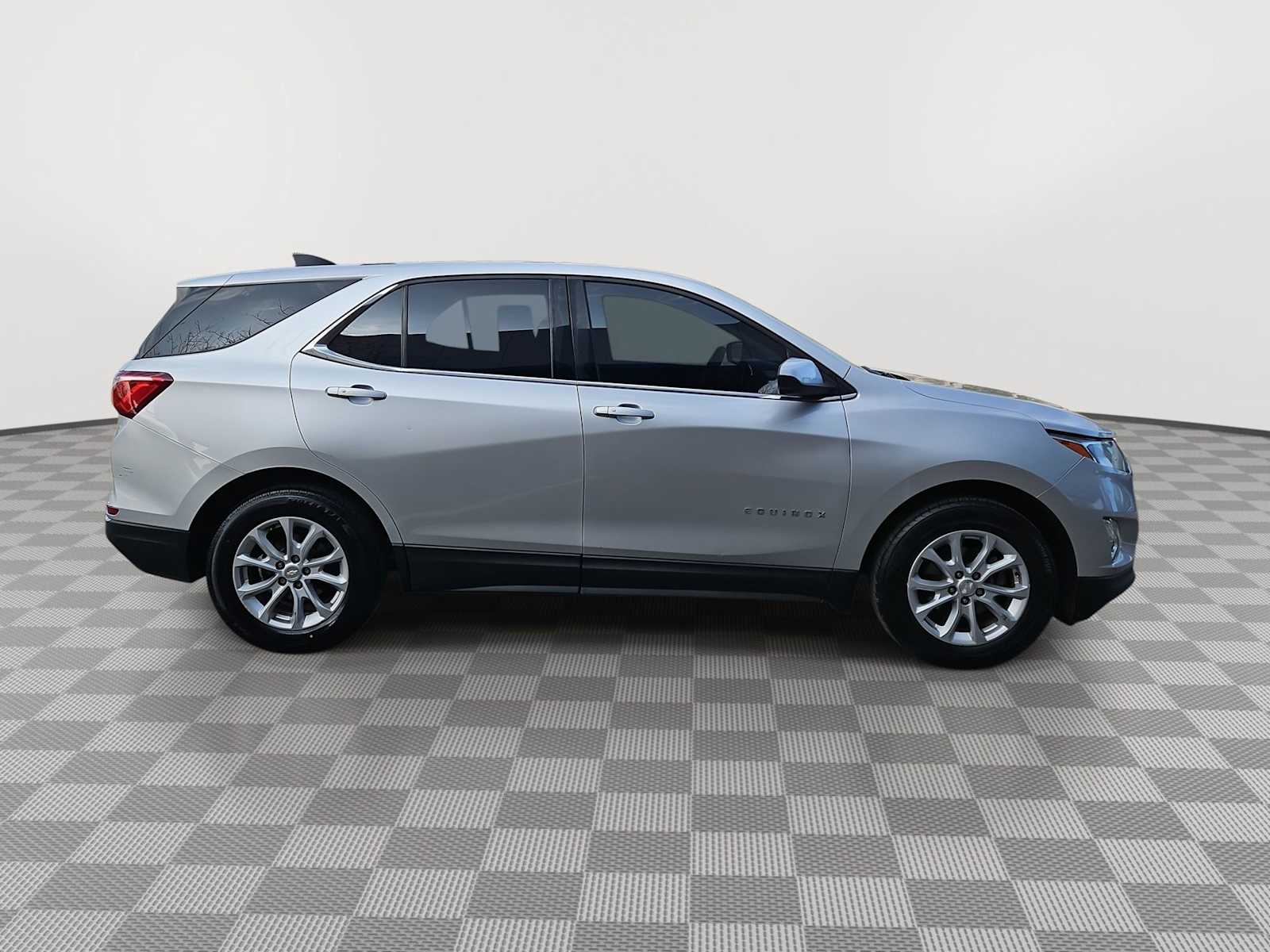 Thumbnail: 2018 Chevrolet Equinox - 11