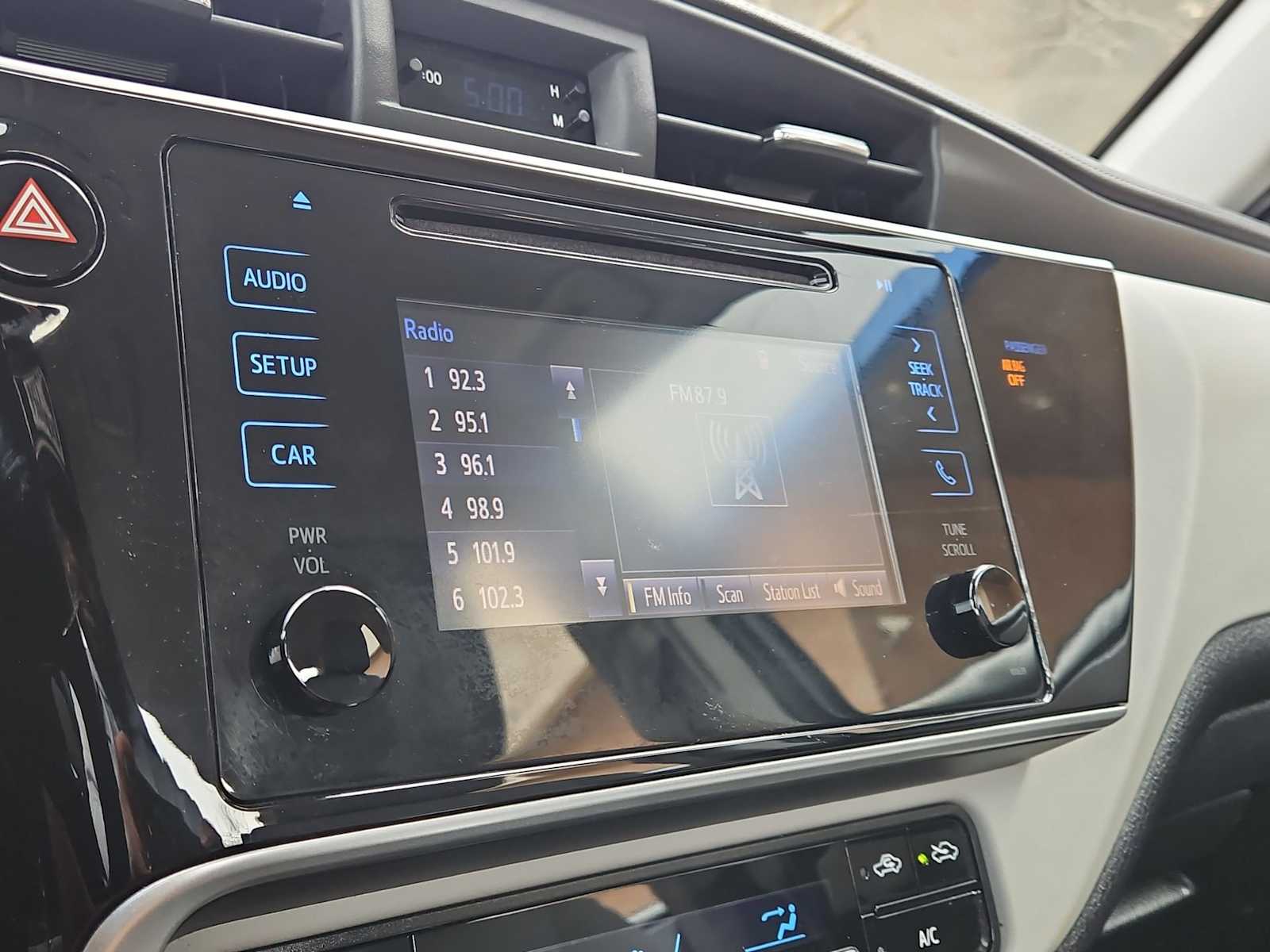 Thumbnail: 2019 Toyota Corolla - 29