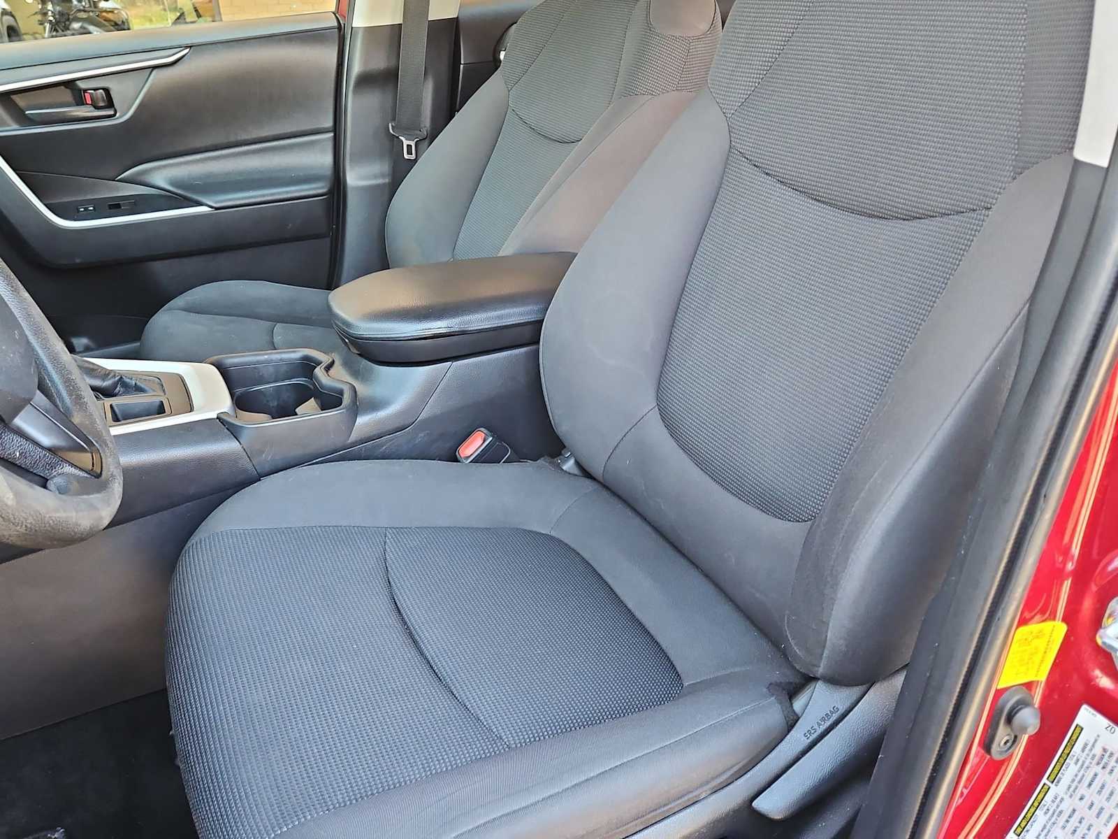 Thumbnail: 2021 Toyota RAV4 - 16