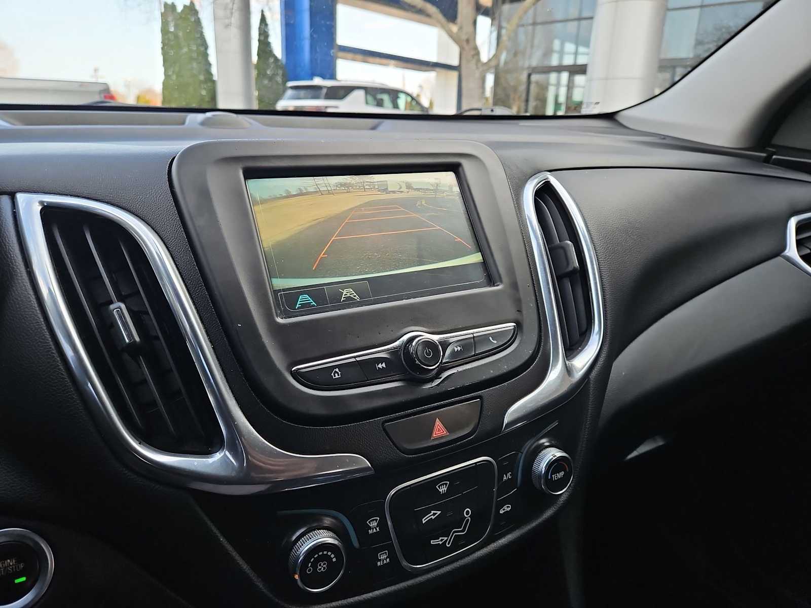 Thumbnail: 2018 Chevrolet Equinox - 32