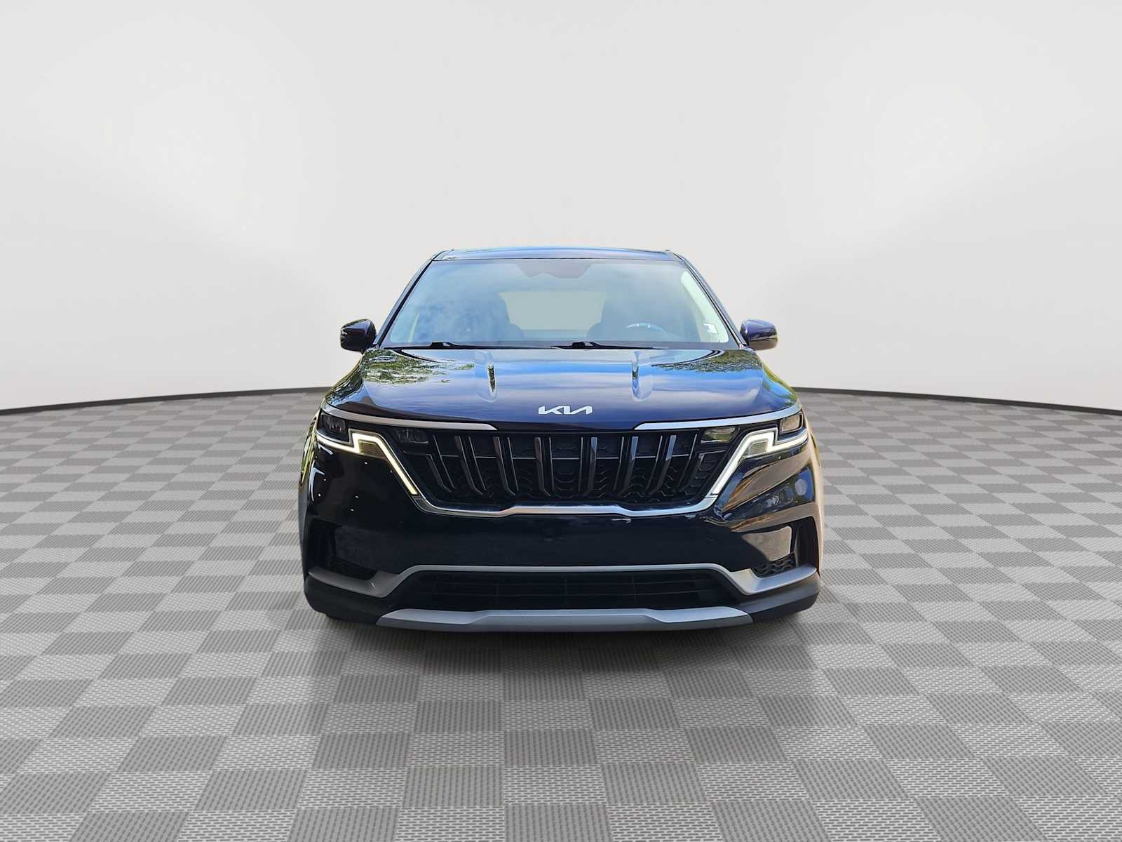 Thumbnail: 2022 Kia Carnival - 3