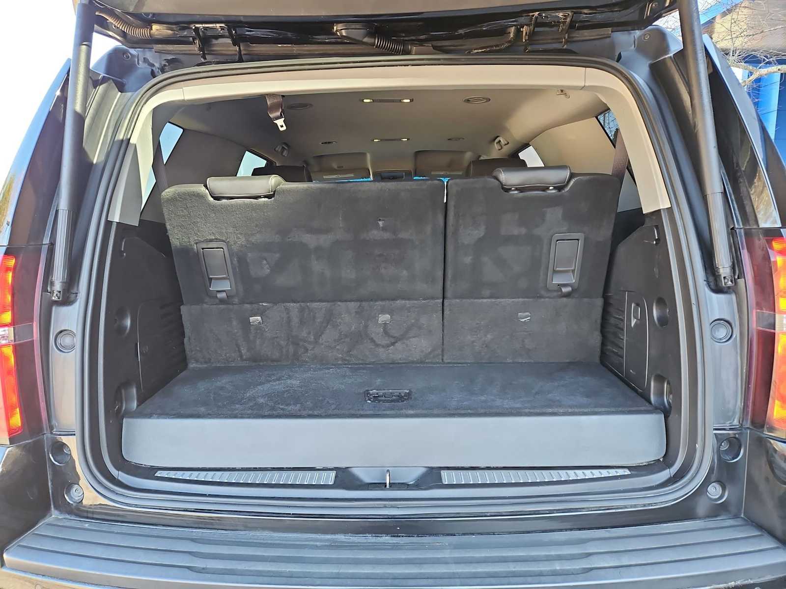 Thumbnail: 2017 Chevrolet Tahoe - 33