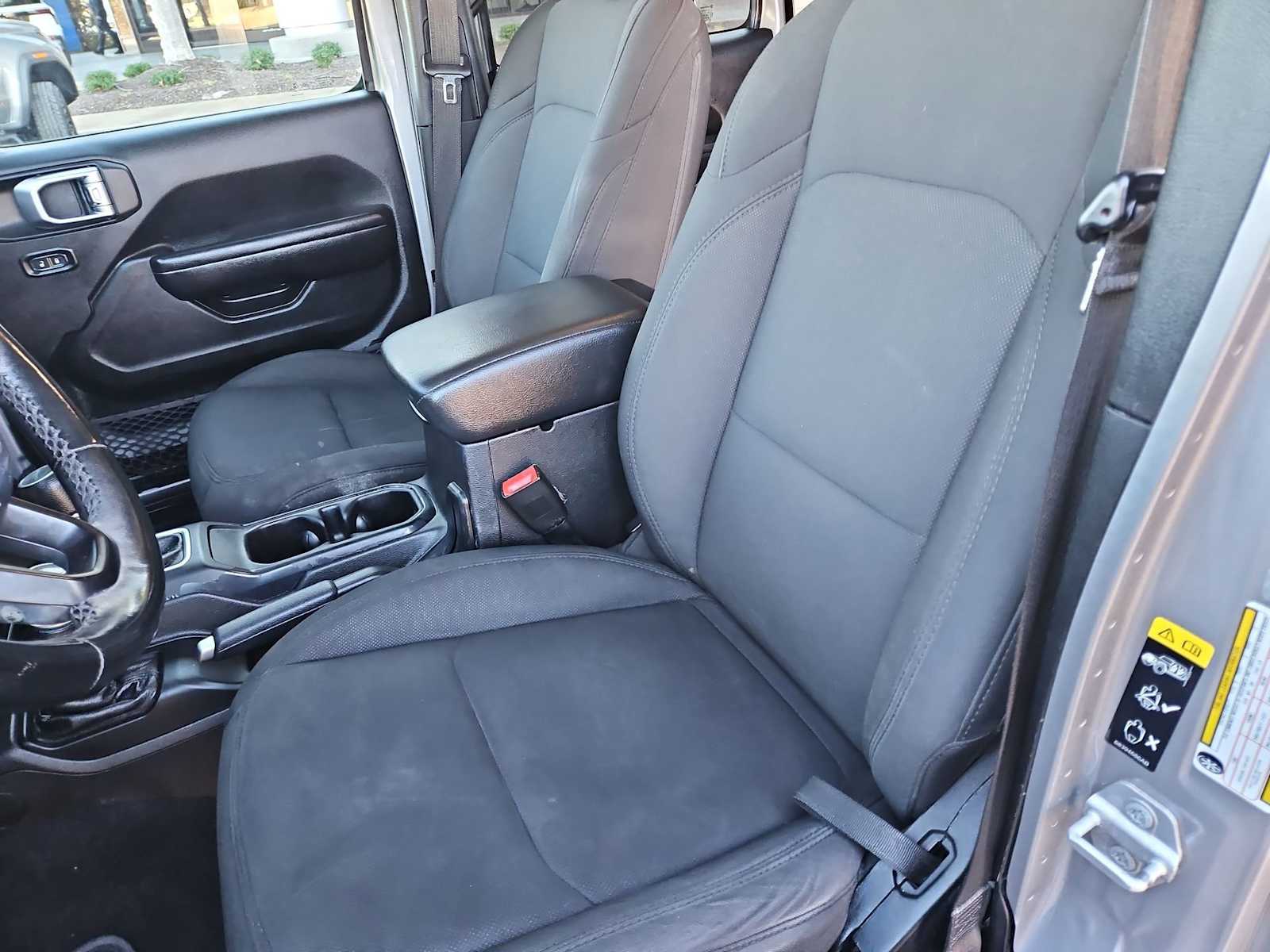 Thumbnail: 2020 Jeep Gladiator - 17