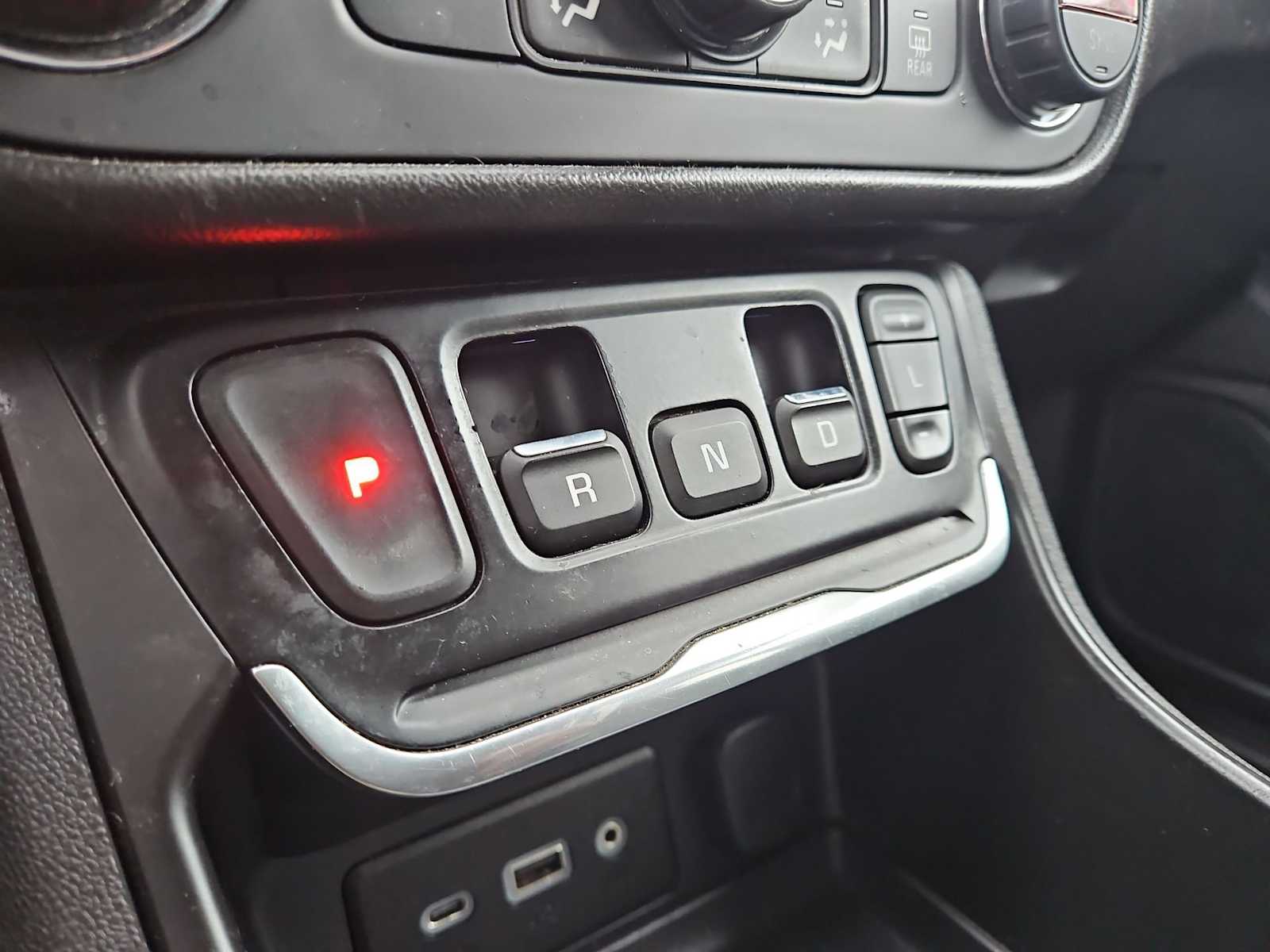 Thumbnail: 2020 GMC Terrain - 31