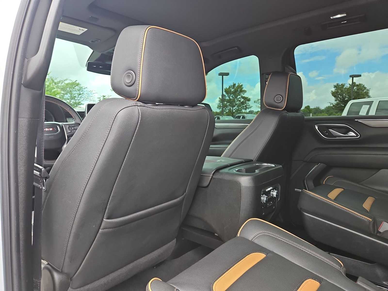 Thumbnail: 2023 GMC Yukon XL - 19