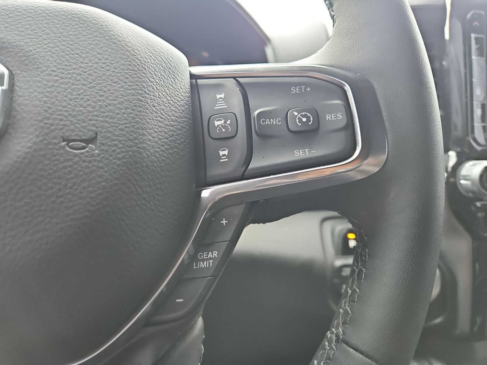 Thumbnail: 2025 RAM 1500 - 25