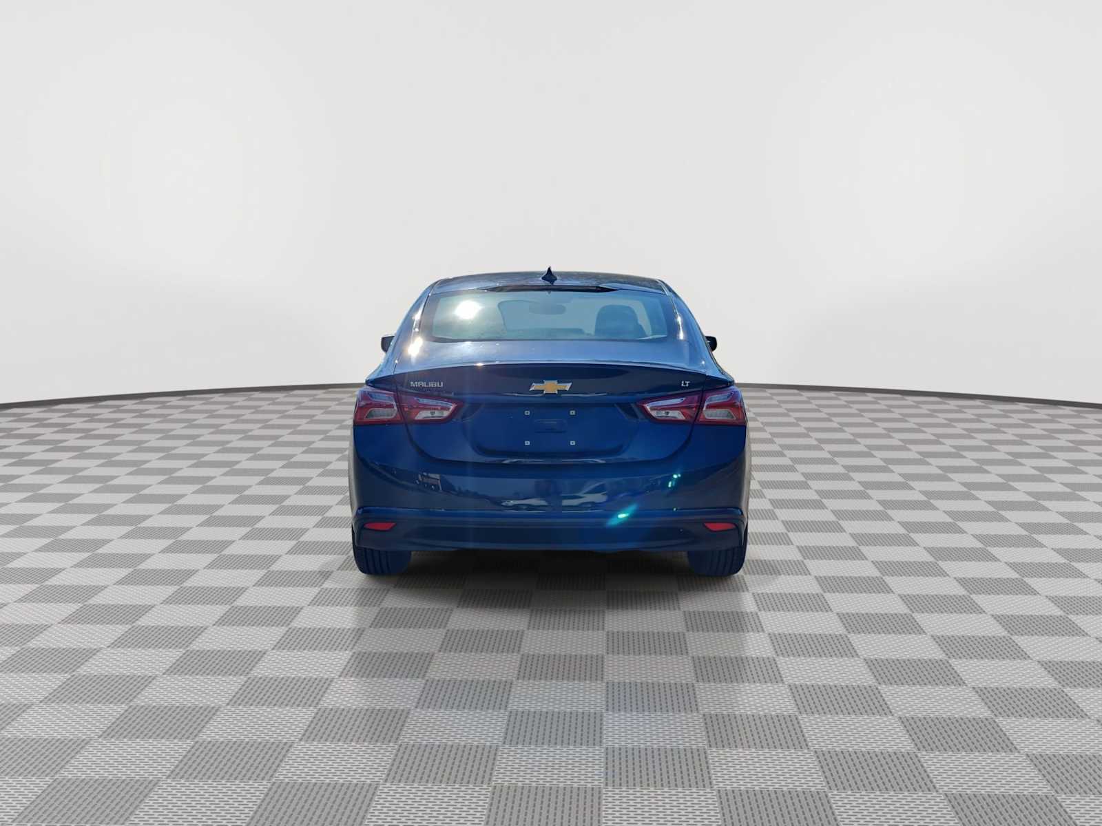 Thumbnail: 2022 Chevrolet Malibu - 7