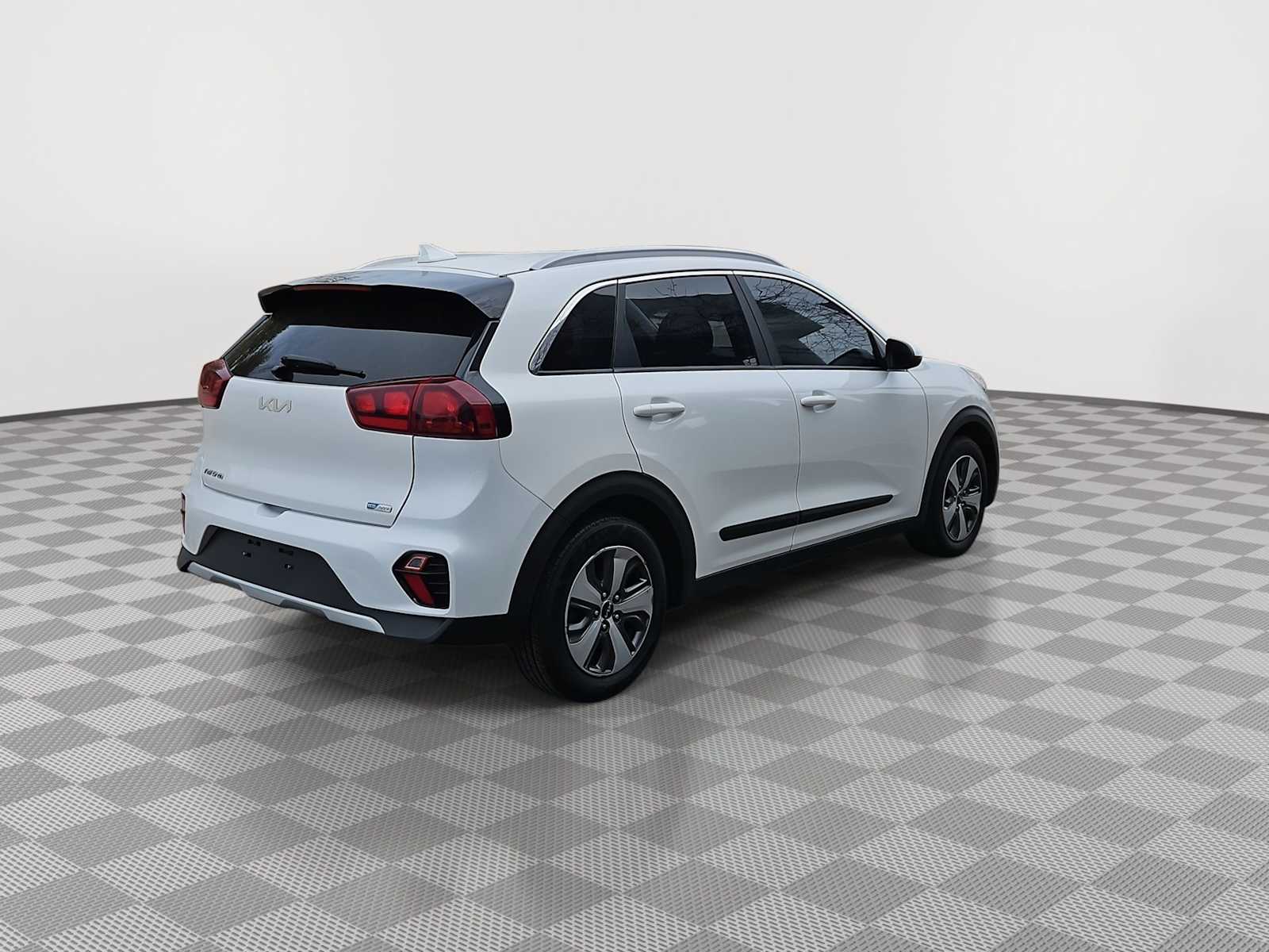 Thumbnail: 2022 Kia Niro - 8
