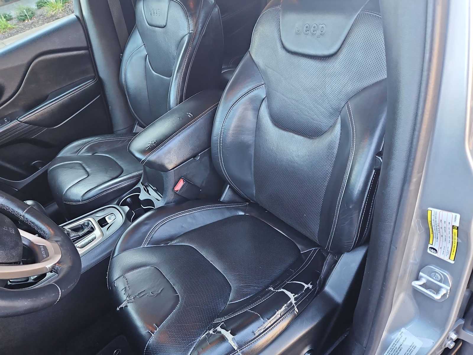 Thumbnail: 2015 Jeep Cherokee - 15