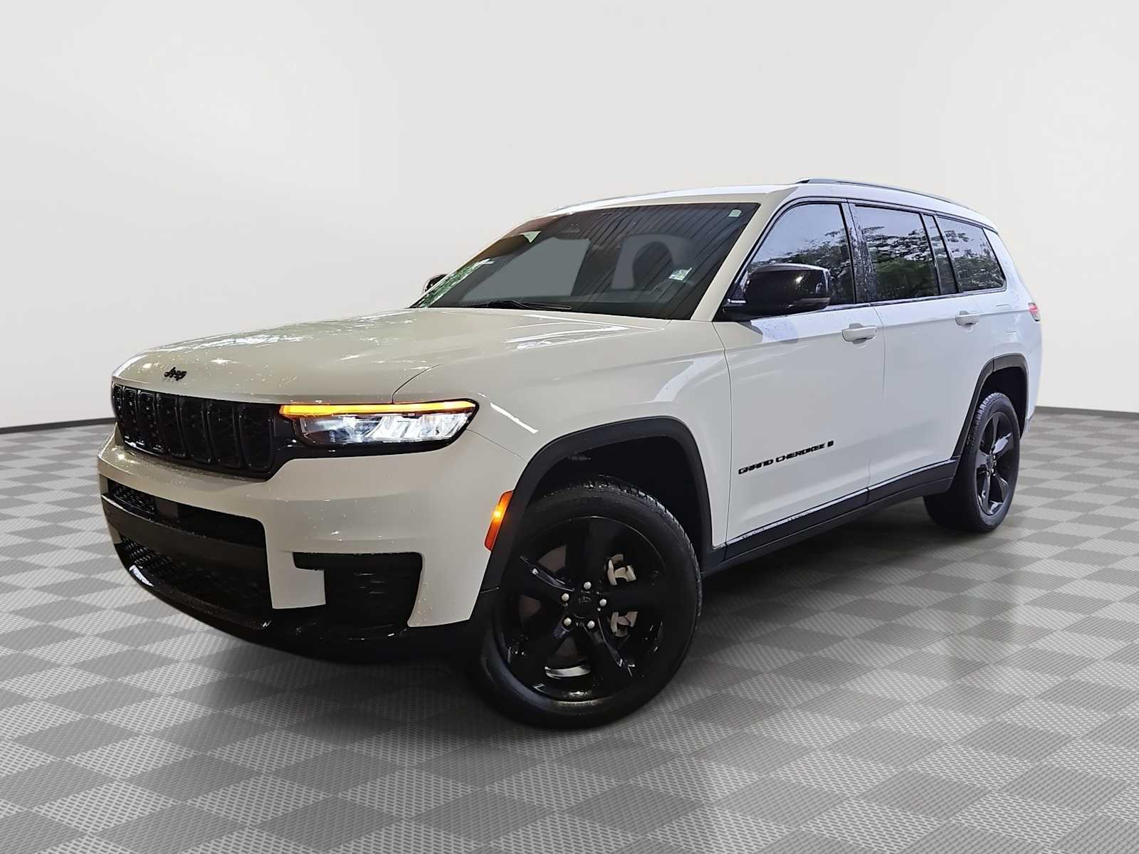 Thumbnail: 2023 Jeep Grand Cherokee L - 1