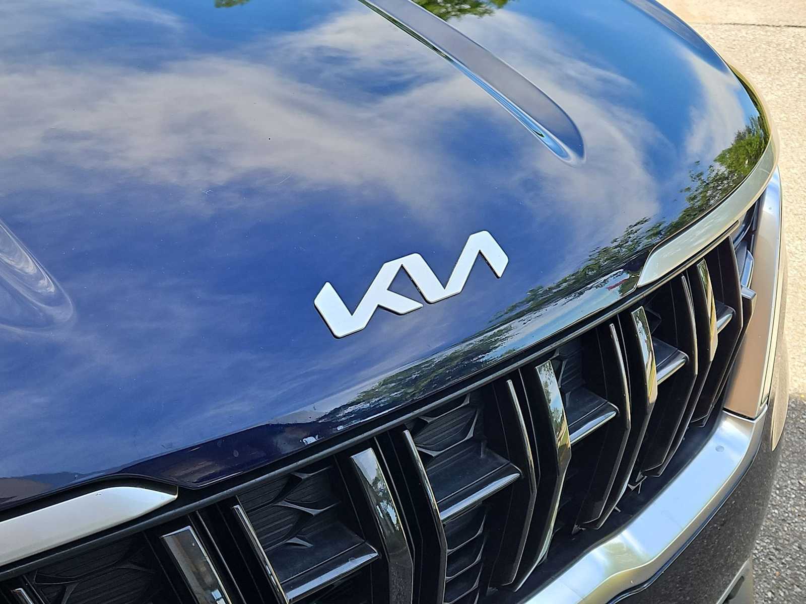 Thumbnail: 2022 Kia Carnival - 11