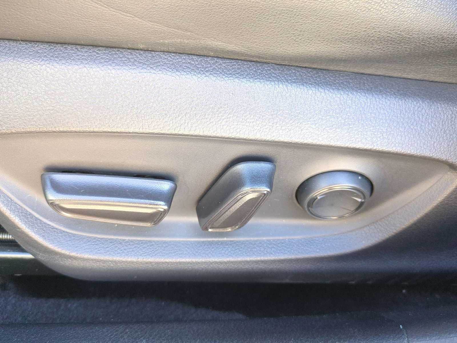 Thumbnail: 2020 Toyota Avalon - 17