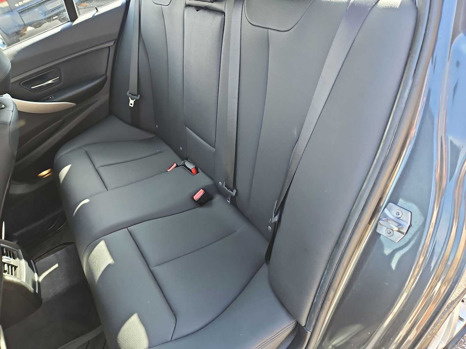 Thumbnail: 2016 BMW 3 Series - 35