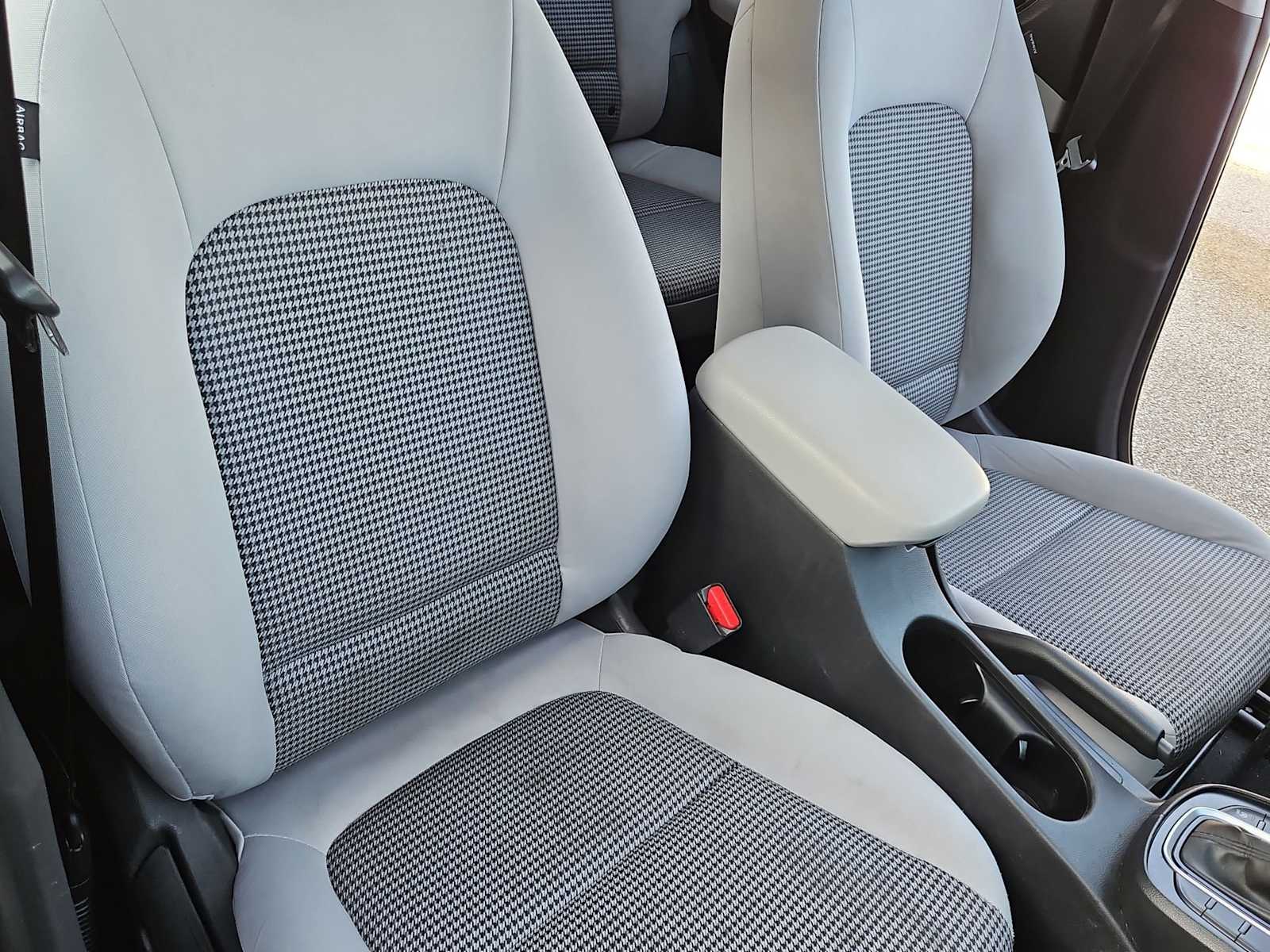 Thumbnail: 2022 Hyundai Kona - 22