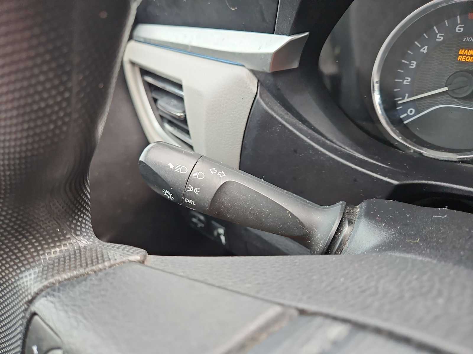 Thumbnail: 2014 Toyota Corolla - 25