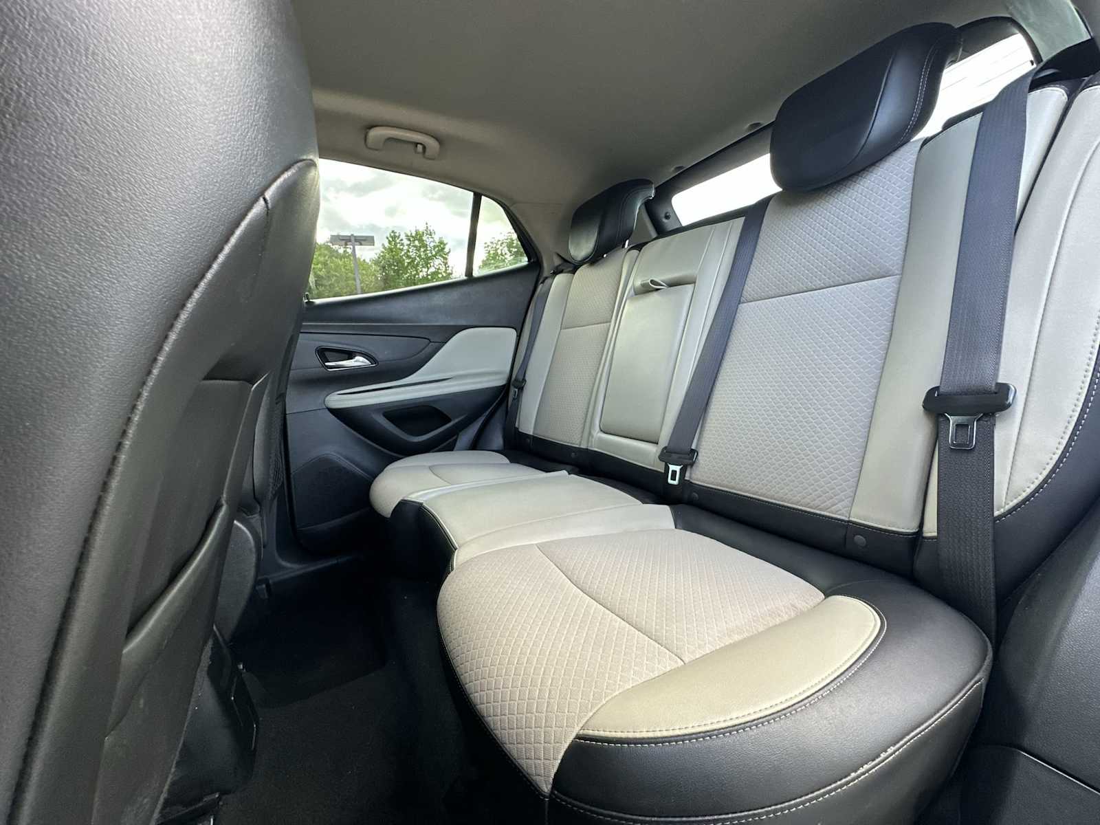 Thumbnail: 2021 Buick Encore - 28