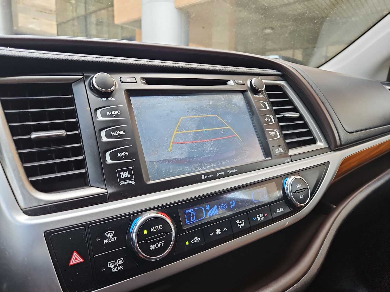 Thumbnail: 2018 Toyota Highlander - 31