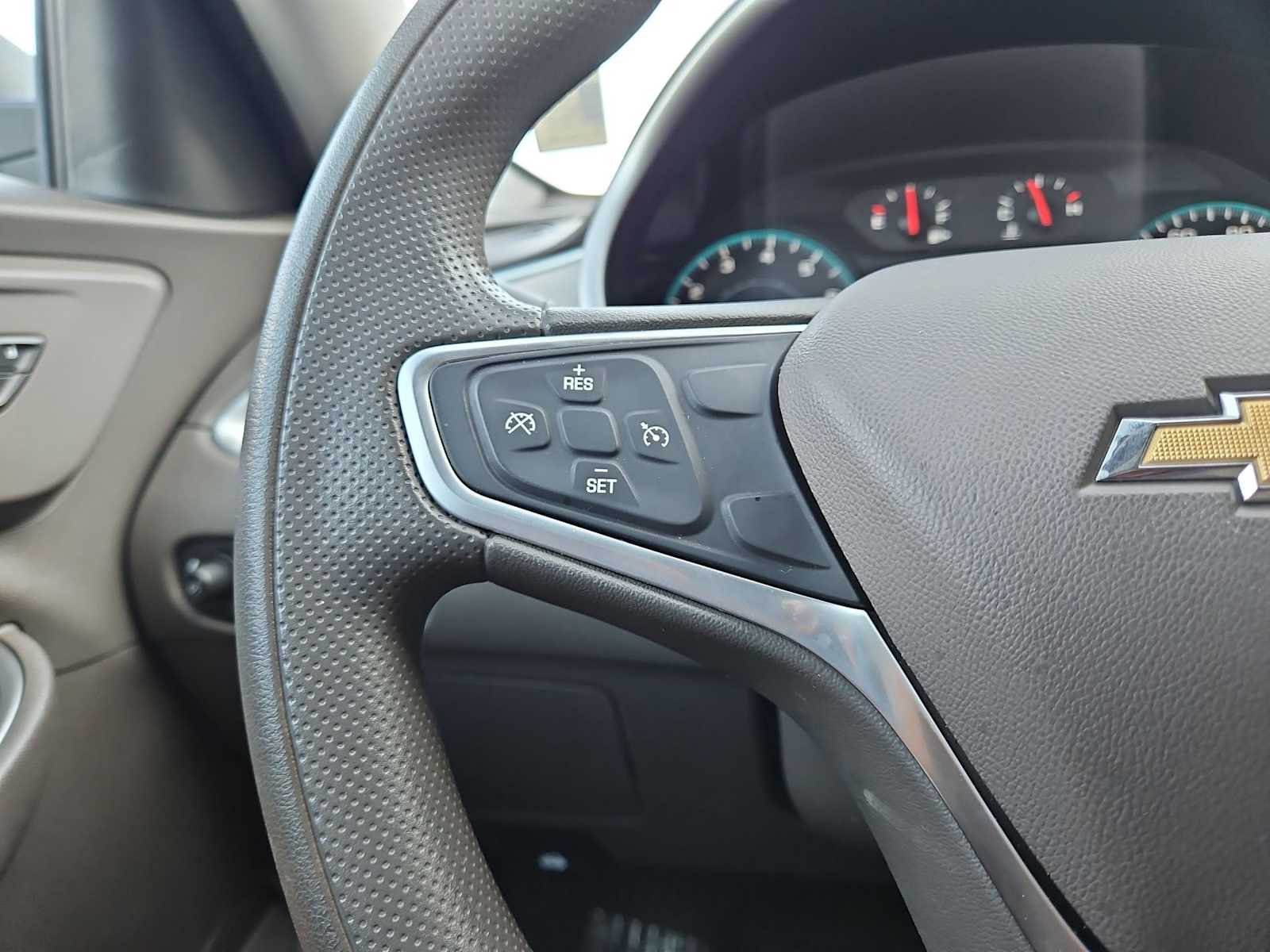 Thumbnail: 2022 Chevrolet Malibu - 23