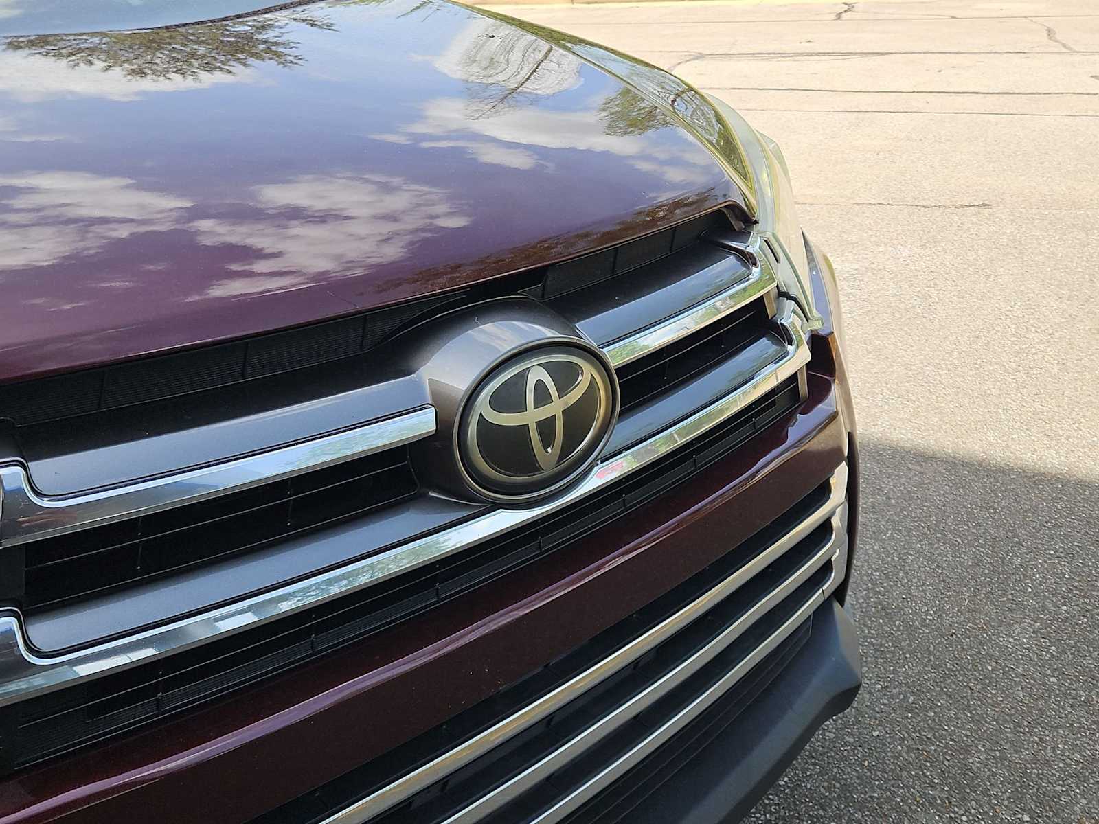 Thumbnail: 2018 Toyota Highlander - 12