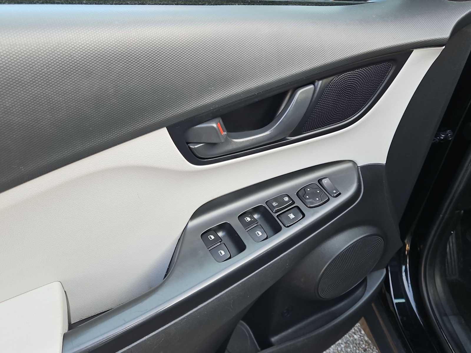 Thumbnail: 2022 Hyundai Kona - 18